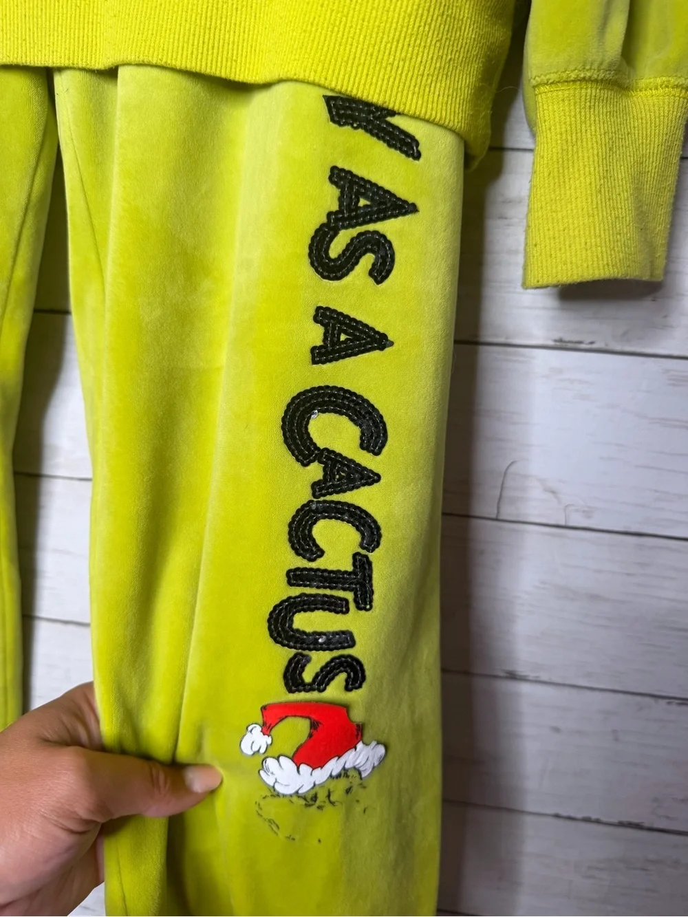 The Grinch x Justice Velour Velvet Pajama Loungewear Set Christmas Sequins XL